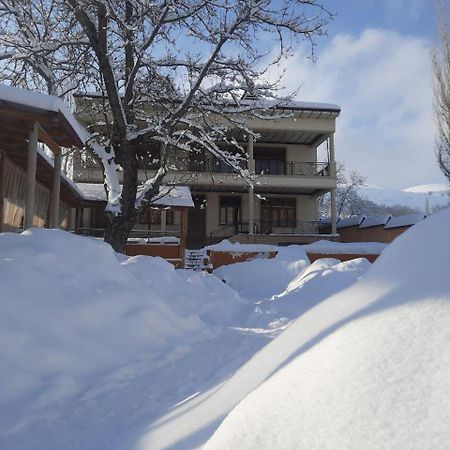 Зона Отдых Apachi В Горах Чимган Hotel Exterior foto