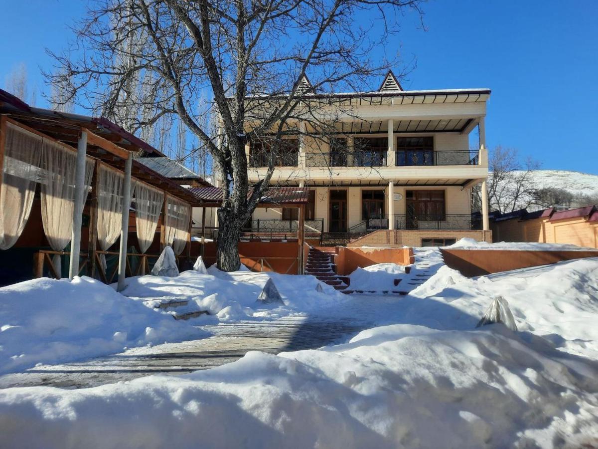 Зона Отдых Apachi В Горах Чимган Hotel Exterior foto